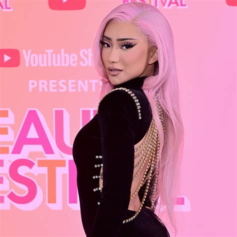 Sep 10, 2021 · YouTube star Nikita Dragun bore all at the Private Policy fashion show on Friday, Sept. 10, walking the runway topless, with just a metallic net draped over her bare body. "my nipz are closing ... 